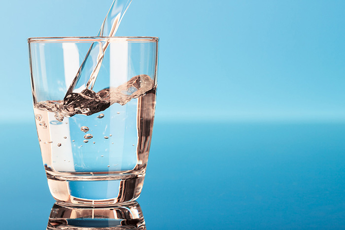 11 Benefits to Drinking More Water